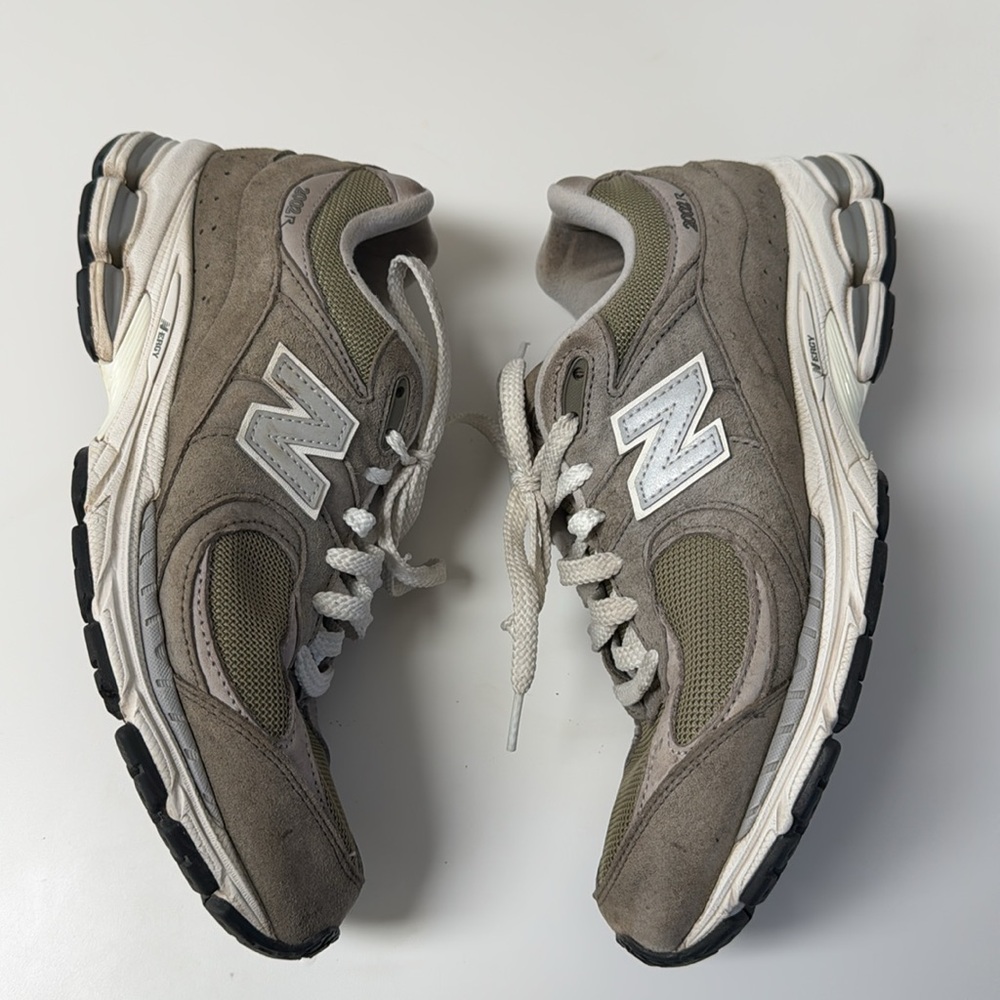 New Balance 2002r Running Sneakers